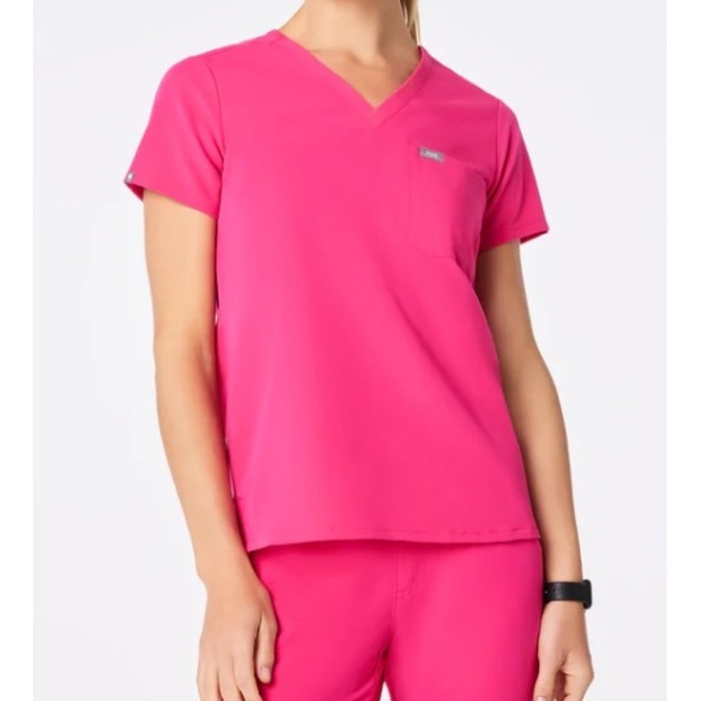 FIGS Technical Collection Pink Scrub Set Catalina Top L Kade Cargo Pants M